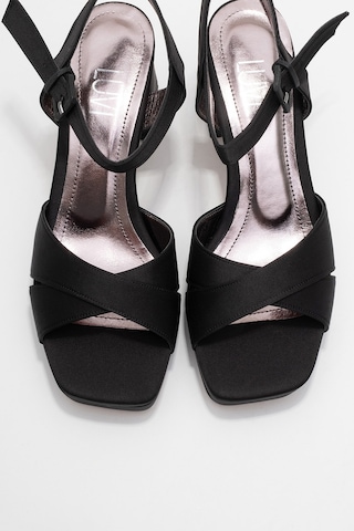 Luvishoes Lisbon Siyah Saten Çapraz Bantlı Kadın Platform Topuklu Ayakkabı Saten Siyah