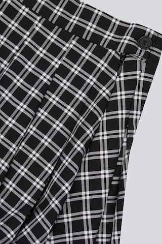 (KIDS GIRL) PİLELİ DOKUMA KISA ETEK BEYAZ ÇİZGİLİ Beyaz