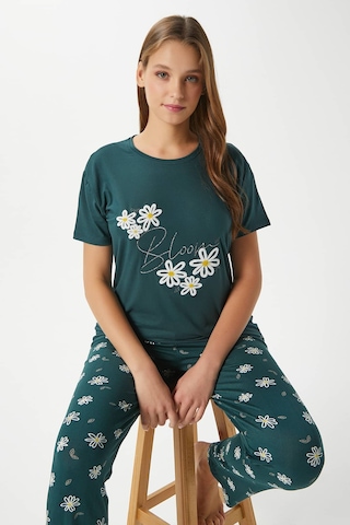 Ritnice Kadın Bloom Yumuşak Doku Yeşil Çiçek İşlemeli Bisiklet Yaka Kısa Kollu Alt Üst Pijama Takımı