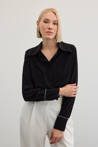 Sateen Aksesuarlı Klasik Gömlek - Siyah-136482 Siyah