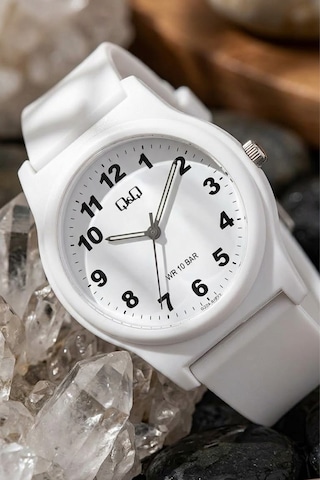 Q&q G22a016vy Beyaz Bold Rakamlı Silikon Kordonlu 38 Mm Su Geçirmez Unisex Kol Saati