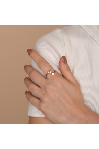 Zirkon Taşlı Pırlanta Montür Rose Altın Kaplama V Harfli Gümüş Yüzük Gümüş - Rose Gold