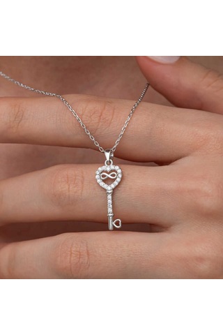 Lucky Life Gümüş Kalpli Sonsuzluk Anahtar Kadın Kolye Gümüş