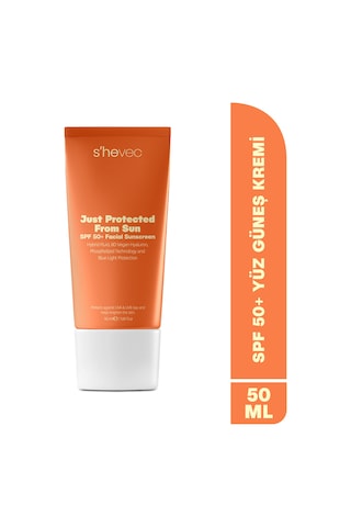 She Vec Just Protected From Sun Aydınlatıcı ve Leke Karşıtı Güneş Koruyucu Krem SPF50+ 50 ML