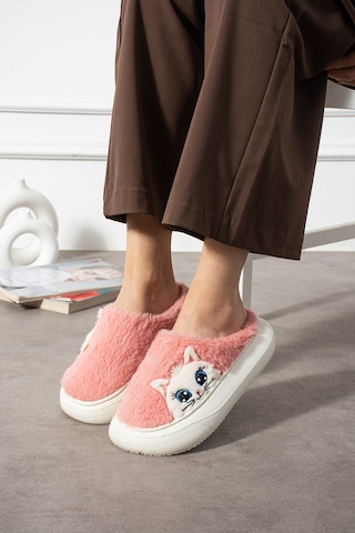 Polomia Comfort Poppy Berlin Kadın Figürü Sevimli Pijama Kedi Desen Peluşlu Hafif Kaymaz Eva Taban Kışlık Terlik Pudra