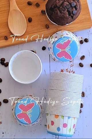 Trend Hediye Sepeti Beyaz Kelebek Desenli Renkli Muffin Cupcake Kalıbı Kek Kapsülü 50'li Sku: Smg8690010549457 Açık Gri