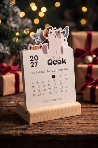 Ahşap Standlı Özel Kesim Kedi Tasarımlı 2027 Masaüstü Takvimi 8,5x12 Cm - Sevimli Yeni Yıl Hediyesi Çok Renkli