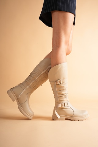 Analin Shoes Kadın Hakiki Deri Büzgü Detaylı Tokalı Fermuarlı Uzun Çizme Bej