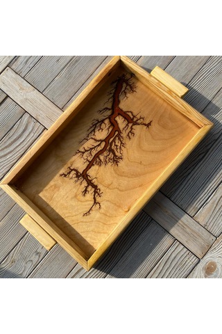 Lichtenberg Desenli Epoksi Ahşap Sunum Tepsisi 30x45