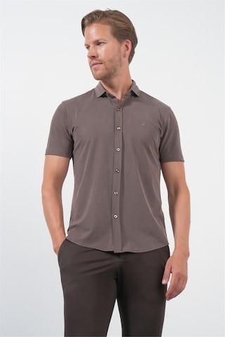 İmza Kahverengi İtalyan Yaka Kısa Kol Cepsiz Slim Fit Esnek Gömlek 1004260159 Koyu Kahverengi