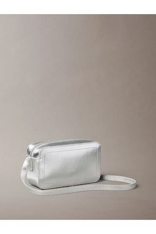 Calvin Klein Bold Ck Metalik Kamera Kadın Metalik Gri Çapraz Çanta Lv04f3331g-3jh Metalik Gri