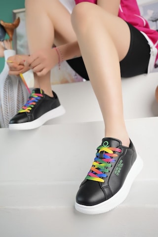 Benetton 10061 Siyah Renkli Bağcıklı Kadın Sneakers Siyah&beyaz