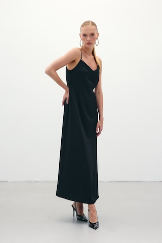 Sateen Askılı Uzun Saten Elbise - Siyah-136327 Siyah