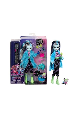 Monster High Creepover Party Frankie Stein Hky68