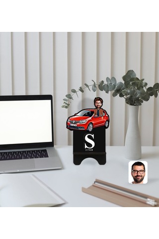 Kişiye Özel Plakalı Erkek Renault Sandero Karikatürlü Ahşap Biblo