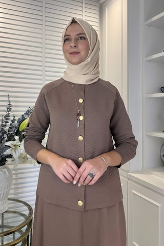 Rabia Şamlı Melis Çelik Örme Triko Takım Sütlü Kahve Çok Renkli