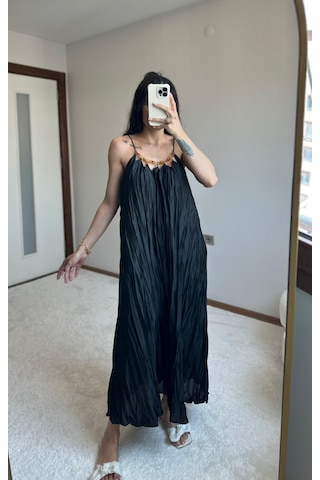 Moystore Zr Boynu Boncuk İşlemeli Kırışık Model Siyah Elbise