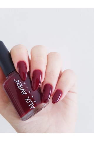 Alix Avien Bordo Oje 107 Yüksek Pigmentli Uzun Süreli Kalıcılık Hızlı Kuruma Nail Lacquer 107