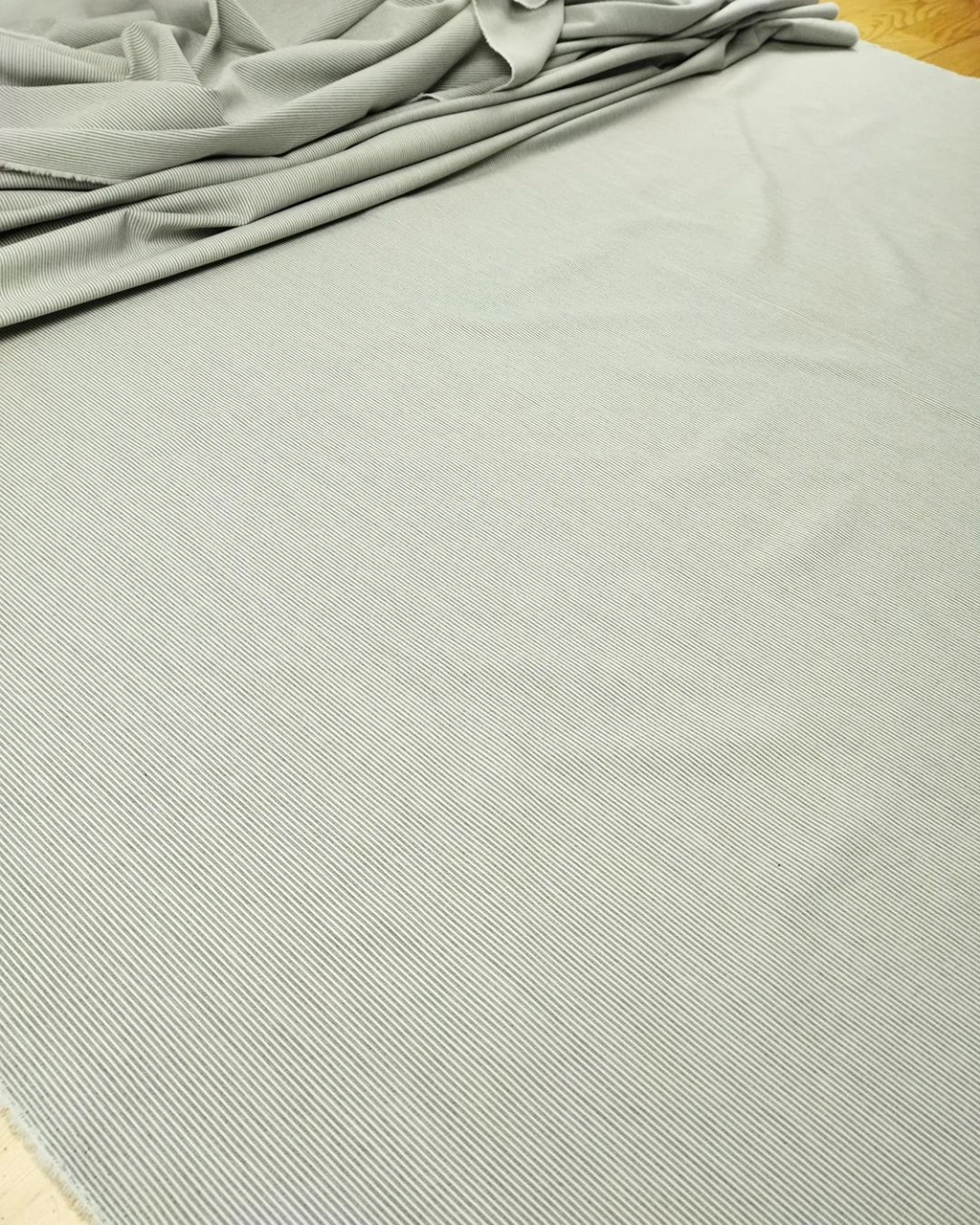 Sentetik Dokuma Gri Beyaz Renklerde En 140 Cm X Boy 185 Cm -3005