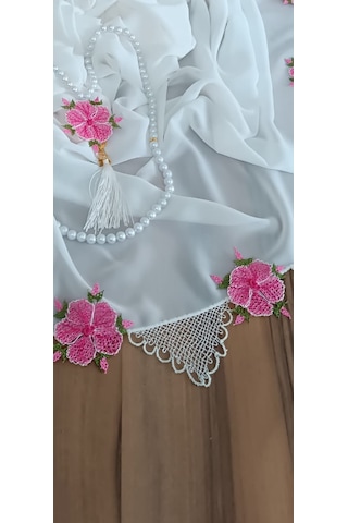 İğne Oyası Pembe Çiçek Motifli Namaz Örtüsü Ve Tesbih Takımı - Çeyizlik Set Beyaz - Fuşya