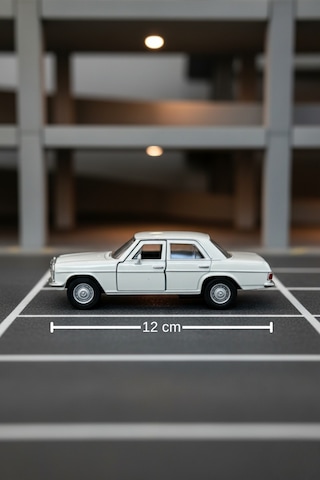 Beyaz 1:32 Ölçek Die Cast Kapıları Açılır Lisanslı Mercedes Benz 220 Oyuncak Metal Model Araba Çok Renkli