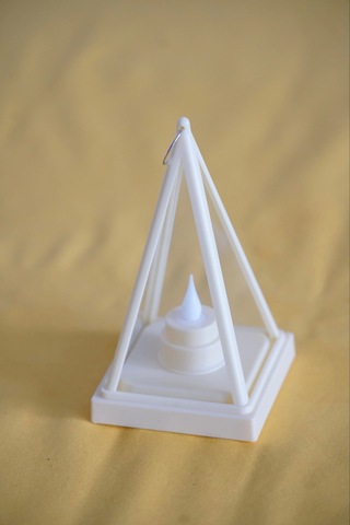 Lotus Dekoratif Sarı Ledli Mum Beyaz