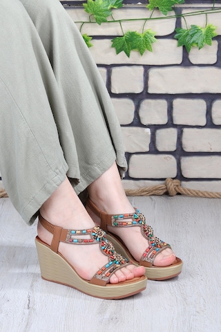 Vojo Heel Taş Detaylı 8 Cm Dolgu Topuklu Kadın Sandalet 267800001859 13 Taba Taba