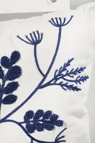 Beyaz Kumaş Punch Nakışlı Yaprak Tasarımlı Dekoratif Kırlent Kılıfı 45 X 45 Cm 45 x 45