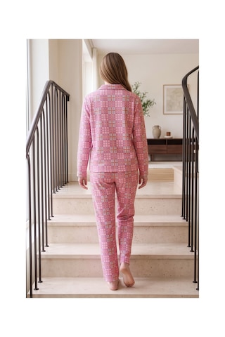 Nisanca Kışlık Düğmeli Ekose Desen Yılbaşı Temalı Kadın Süet Pijama Takımı Pembe