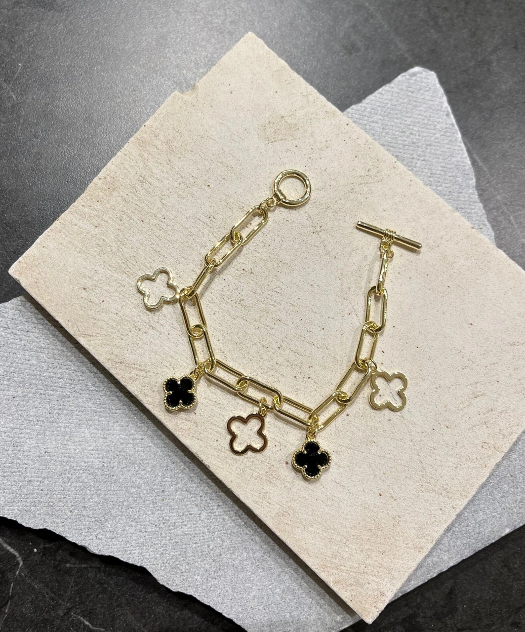 Siyah Taşlı Yonca Bileklik Çok Renkli