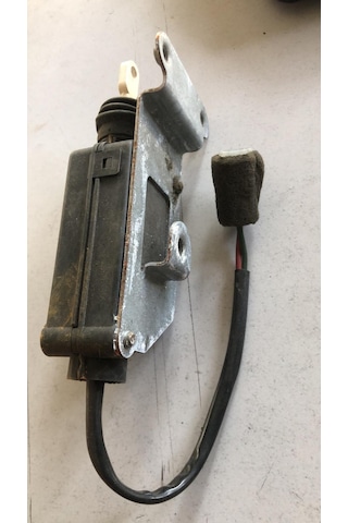 Mazda E2200 Bagaj Kapak Kilit Motoru