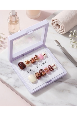 Louésse Capy Mix Takma Tırnak 12 Li Kapibara Figürlü Karışık Desenli Sevimli Nail Set