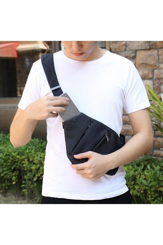 Erkekler İçin Şık Ve Pratik Giyilebilir Omuz Çantası, Su Geçirmez Hafif Crossbody Çanta, Seyahat Ve Günlük Kullanım İçin İdeal Siyah