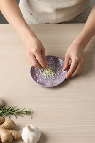 El Yapımı Seramik Rende Tabağı 13 Cm Sarımsak, Zencefil, Meyve Püresi Ve Bebek Maması Hazırlayıcı Mor