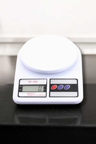 Mutfakta Doğru Tartım İçin 10 Kg Terazi Beyaz