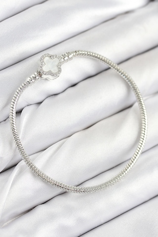 Pirinç Charm Zirkon Taşlı Yonca Model Gümüş Renk Kadın Bileklik 5886 Belirtilmemiş 89600472
