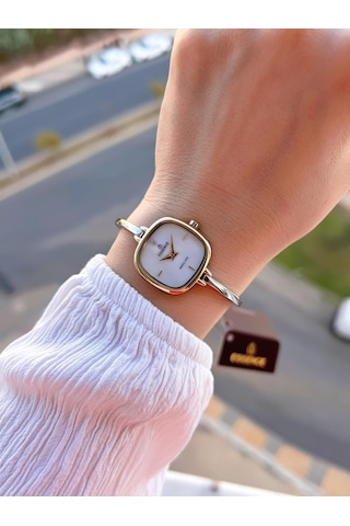 Essence Vintage Seri Küçük Kasa Çelik Kararma Renk Atma Yapmaz Kadın Kol Saat+bileklik Bd1222.220 Sarı