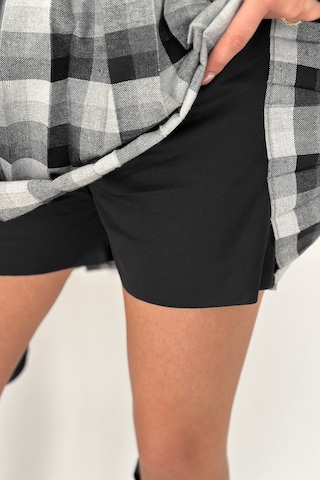 Kadın Pileli Ekose Mini Short Etek Grunge Charm Siyah