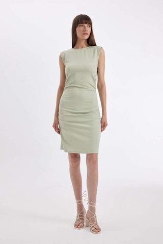 DeFacto Bodycon Vücuda Oturan Drapeli Krep Kolsuz Mini Abiye Elbise D3770AX24AUKH494