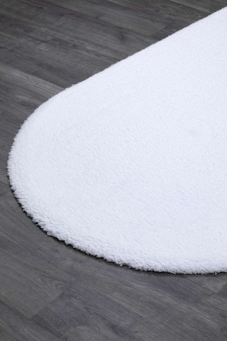 Vl Oval Comfort Overloksuz Beyaz Peluş Halı Beyaz Oval Overloksuz