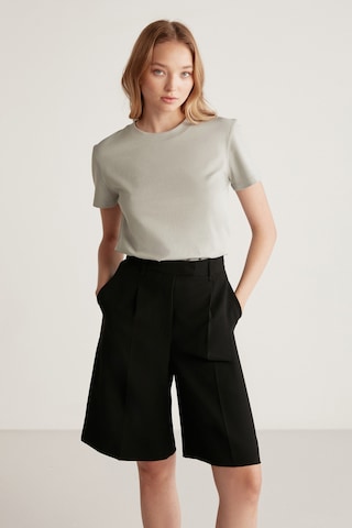 Samantha Kadın %100 Organik Pamuklu Comfort Fit Arkası Uzun Basic Örme Açık Gri T-shirt