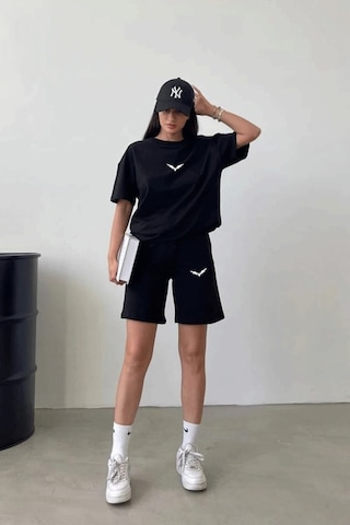 Kanat T-shirt Şort - Siyah Alt Üst Kombin Şort Tişört Takım Baskılı Oversize Bisiklet Yaka Siyah