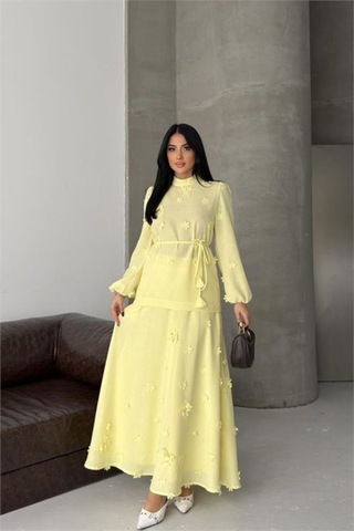 Neşeli Butik Kadın Sarı Keten Kumaş Çiçek Aplikeli Hakim Yaka Etekli Takım Nbms2629