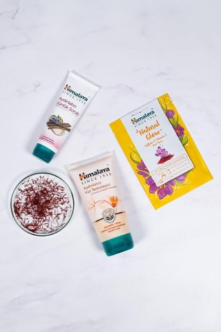 Himalaya Aydınlatıcı Günlük Yüz Peeling 75 ML