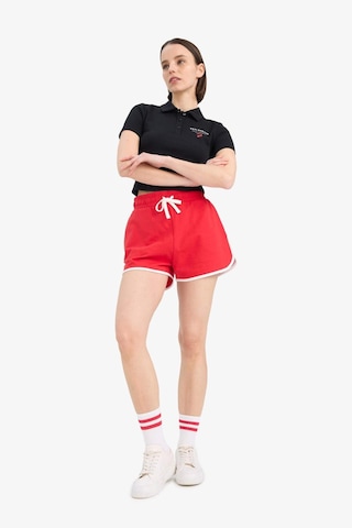 DeFacto Coool Regular Fit Esnek Belli Bağcıklı Kalın Kumaş Mini Şort A6224AX25SMRD256 Kırmızı