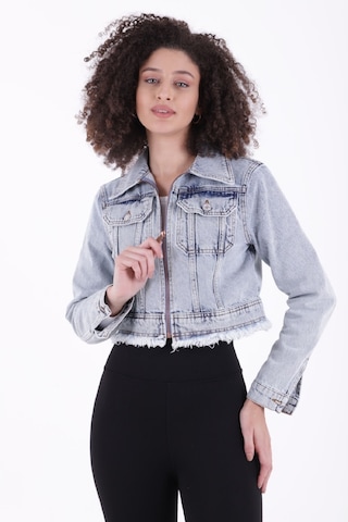 Püskül Detaylı Ve Fermuarlı Kolları Düğmeli Kısa Kot Kadın Ceket Kar Yıkama Açık Mavi Denim Kar Yıkama Açık Mavi