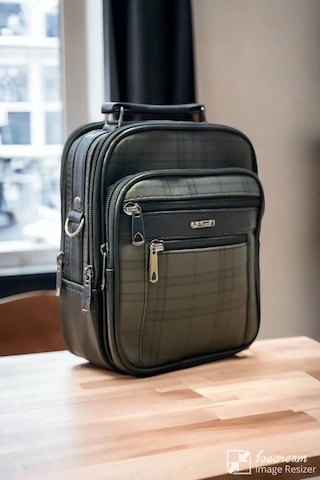 Erkek Çelik Kasalı Çapraz Çanta Kükük Boy Siyah