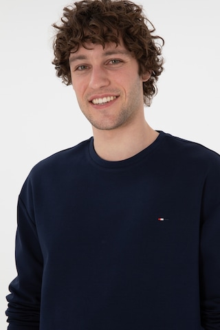 U.S. Polo Assn. Erkek Comfort Fit Bisiklet Yaka Lacivert İnce Sweatshirt 50309858-VR033