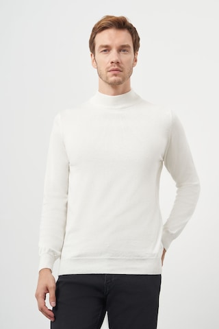 Morven Erkek Ekru Basic Yarım Balıkçı Yaka Dynamic Fit Rahat Kesim Triko 26kc017001454 Ekru Ekru
