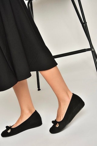 Fox Shoes Y250750702 Siyah Süet Alçak Dolgu Tabanlı Kadın Ayakkabı Siyah